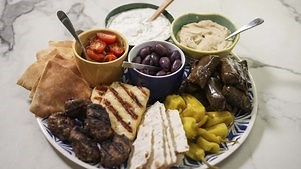 The Kitchen: Season 28 Episode 12 Fresh and Fast Feast