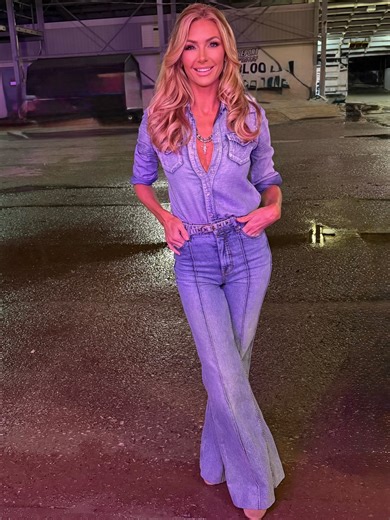 Brande Roderick on Instagram: "Moment of appreciation for this denim dream 💙 Outfit details are up on my LTK, Brande_Roderick ✨"