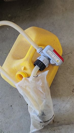 #winter #storm #working #man