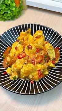 You only need eggs and tomatoes to be the right wife #eggstomatoes #simplemenu #cooking