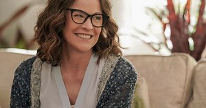 Ally Sheedy savors nuanced TV role in ‘Single Drunk Female’