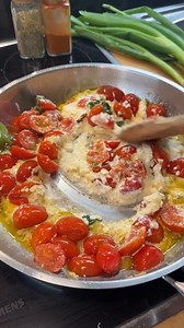 Découvrez notre recette ultra-rapide de pâtes à la ricotta, une sauce onctueuse prête en 5 minutes ! 🕐 Parfaite pour un dîner facile et délicieux. La ricotta apporte une texture incroyable et une touche healthy. ✨ Abonne-toi pour une nouvelle recette facile chaque semaine ! 👉 #RecetteFacile #PâtesCrémeuses #Pates #CuisineRapide #fyp | Saveurs Gourmandes