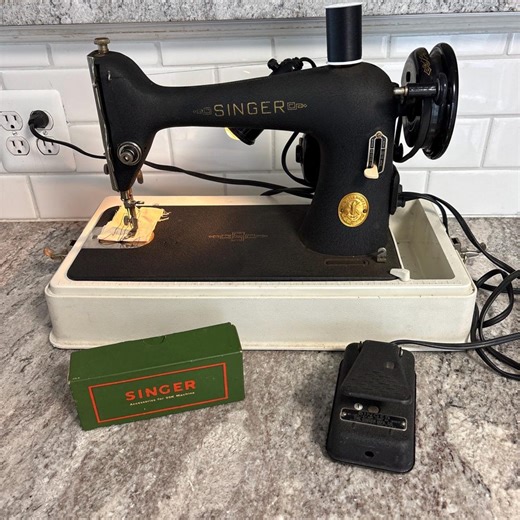 1949 Singer Sewing Machine 66K "godzilla" W/case, Accessories- Works! Very Rare! - Etsy