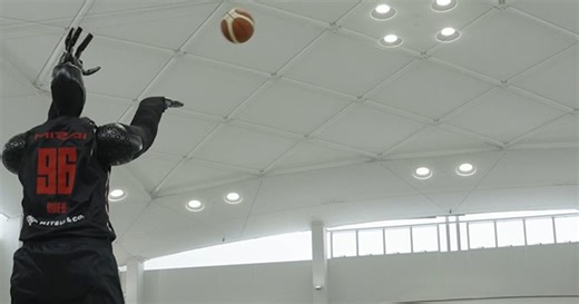 Basketball-Roboter trifft aus 24,5 Metern Entfernung
