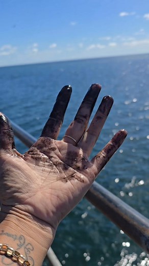 刺Inky ink... 撚撚撚撚刺 #mamajanzinozland #fbreels2025ツ #fbreels2025 #fbreelsfyp #fbreels #reelsvideo #reelsfb #fyp #reels #crabbing #squid #squidding #followers #everyone | Mama Janz in OzLand | Facebook