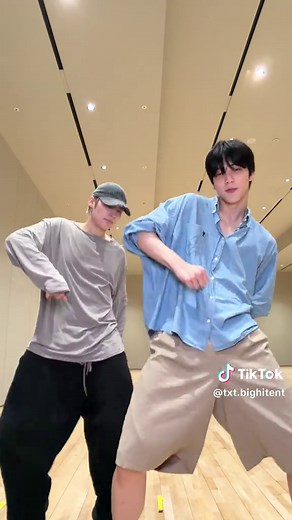 Left and Right Soobin TXT dance trend