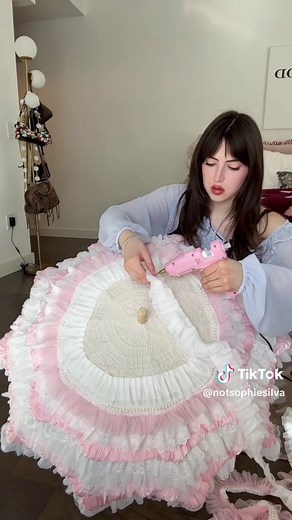 Save this video if you wanna try the cutest girly DIY 🎀 GRWM IS INCOMING AHHHHH #notsophiesilva #kalitaku #birthday #outfit #diy