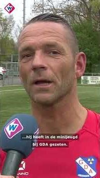 Voetballer speelt 1000 wedstrijden voor zelfde club | #shorts