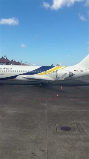 Lion Air Boeing 737-900ER Takeoff from Bali | First Look at the COMAC C909 in Indonesia