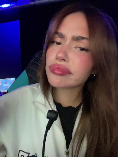 Engaging Gestures Under Blue Lighting