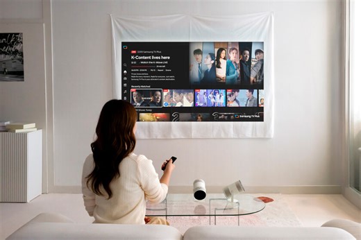Olvida configuraciones complicadas: el nuevo proyector Freestyle  de Samsung se ajusta solo con IA
