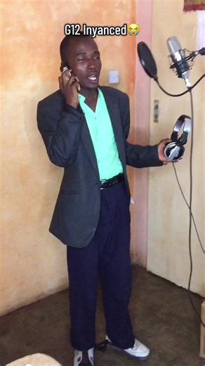 😭😭Natasha inyanced it 📍on grade 12🤣🤣natasha vs sofee #fyyyyyyyyyyyyyyyy #comedymusic #viraltiktok #fp #zambiantiktok🇿🇲 @Aaron🔥Dominic ✨ @KOPALA TRIBE DANCER 🕺