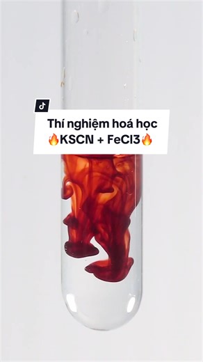 Thí Nghiệm Hóa Học: Phản Ứng KSCN và FeCl3