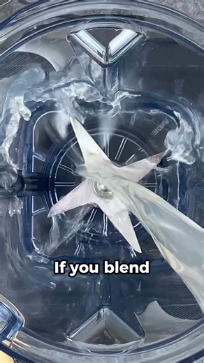 Get more AMAZING smoothie recipes by joining the 21-day Smoothie Diet challenge! Lose weight, reduce bloating, improve skin, increase energy levels and feel your best! LINK IN MY BIO! 👀 💚 Green Mean Smoothie 🍏🥬🍋 Hydrating, immune-boosting smoothie that aids digestion, packs a nutrient punch, and delivers a sustained energy kick while actively flushing out toxins. Recipe: - 1 cup coconut water - 1 cup parsley - 1 cup baby spinach - 2 celery stalks - 1/2 inch ginger - Juice of 1/2 lemon - 1 g