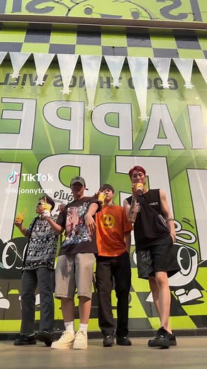 When dancers go to Thailand