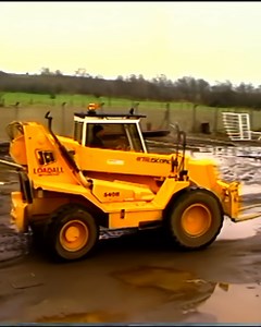 One machine for every eventuality. The #JCB Loadall showcasing it’s lifting, handling and moving requirements in a #JCBarchive film. | JCB
