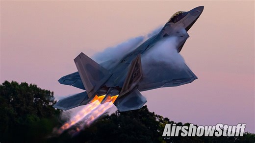 Watch jets rip through the sky at 500+ mph - "You feel the shockwave"
