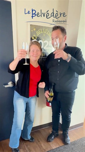 Notre soirée du Nouvel An s’en vient, et il reste quelques places seulement! Musique, ambiance festive, bonne bouffe… la plus belle façon de finir l’année ✨ 👉 Réserve ta place maintenant : https://restaurantlebelvedere.ca/reservation/ | Le Belvédère