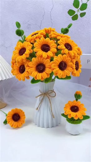 Dinda Herwa on Instagram: "DIY Bunga Kawat Bulu. Bahan cuma butuh kawat bulu (pipe cleaner) dan sedikit kesabaran. Hasilnya? Gemas maksimal! ​Simpan video ini buat ide crafting kamu nanti ya! 📌" #dıy #bunga #flowers #fypppppppppppppppppppppppppppppppppppppppppppppppppppppppppppppppppppppp"