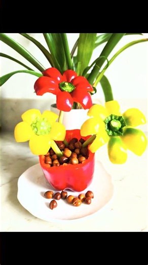 Bell Pepper/Capsicum Carving for Salad Decoration! #shorts