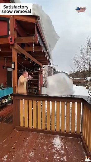 It’s Snowing ❄️✨ When the World Turns Quiet | LO Blade 09