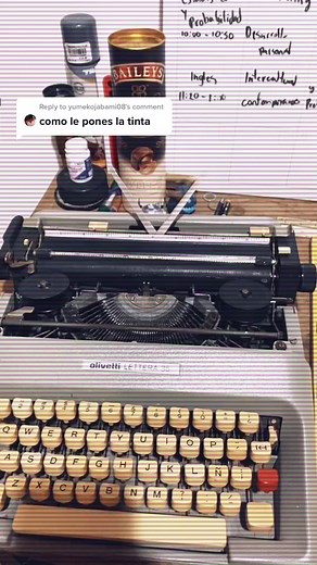 How to Change Ink on a Typewriter: Step-by-Step Guide