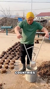 How Cow Dung Cakes Are Made In China 😮 | Reels Media