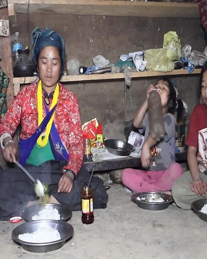 Green food recipe in village - Traditional village kitchen | Harvest Village