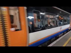 London Overground Mildmay Line Class 378 arriving at Willesden Junction