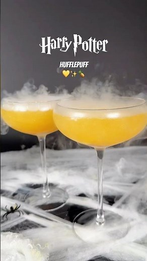 Harry Potter cocktail #hufflepuff #harrypotter #easycocktails #halloweendrinks #recipe #halloween