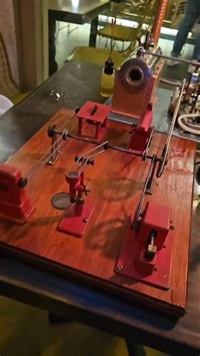 Jensen 25 steam engine, 100 workshop, Empire B31 turned lamp