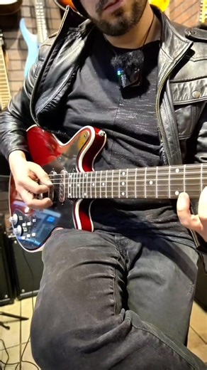 4.4K views · 76 reactions | #riff que no puede faltar en #brianmay #guitar edición clean que riff es?? | Richo Bermu | Facebook