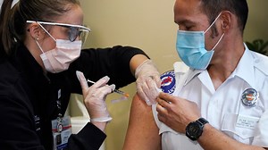 What are the differences between the Pfizer and Moderna vaccines?