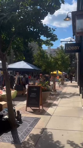 This past Saturday, downtown Lafayette’s second annual flea market event attracted family and friends with vendors showcasing all their unique and antique items. | The Purdue Exponent