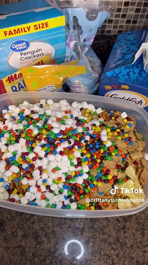 Super easy kid friendly trail mix perfect for back to school snacks. #backtoschool #snack #trailmix #fyp
