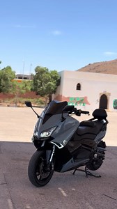 Yamaha TMAX 530 vs TMAX 560: Which Maxi-Scooter to Choose?