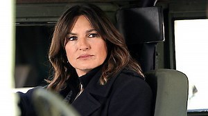 Watch Law & Order: Special Victims Unit Season 19 Episode 18 - Service