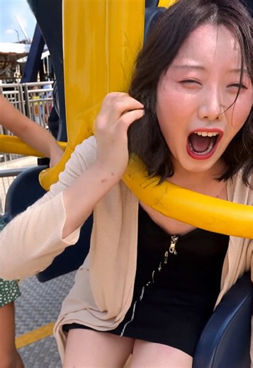 놀이기구한테 영혼 뺏김 ㅋㅋㅋ갓 태어난 기린 실사판 🦒#tiktok #fyp #추천떠라 #다리풀림 #foryou