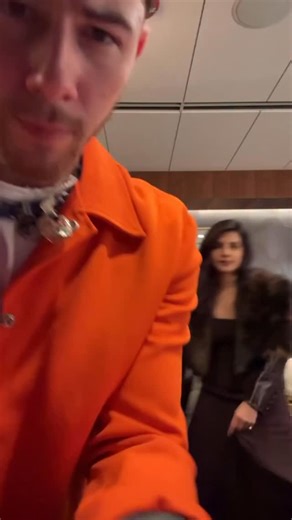 Hollywood meets Bollywood: Nick Jonas grooves to classic Hindi hit as Priyanka Chopra joins in! | People of Bollywood