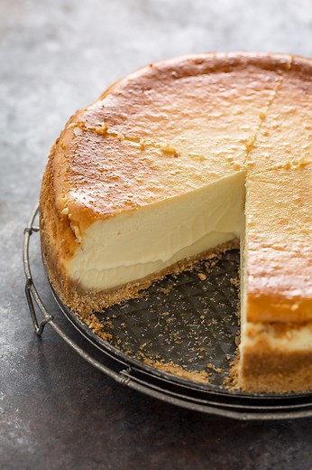 The Best Creamy Cheesecake Recipe