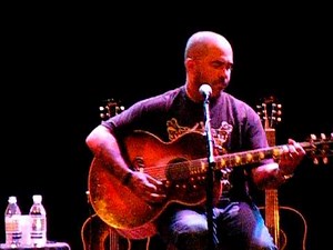 aaron lewis--she talks to angels--black crowes cover (solo acoustic)