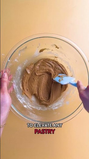 Raspberry Frangipane Bars - Bake it Easy