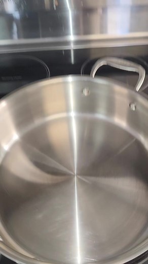 One pot mac n cheese. This is my favorite steel pan mac and cheese recipie.