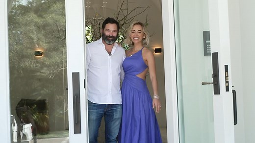 Dr. Nicole Martin shows off her massive Miami mansion! ☀️ | Entertainment Tonight