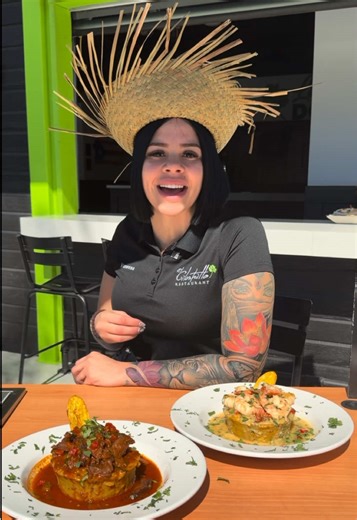 ¡GRACIAS familia! 🙌🏼 A todos los que se dieron cita en Cilantrillo Restaurant para vivir juntos el Super Bowl Watch Party Bad Bunny Halftime Show. Orgullo Latino 🇵🇷🔥 ¡Ustedes hicieron la noche inolvidable! De paso, hoy es un día expectacular para que te comas un mofonguito relleno de churrasco a la criolla o de camarones al ajillo 😋 Ven y date la vuelta! 😌 Visita nuestras 4 localidades en Orlando y Kissimmee 📍3628 W Vine street (Kissimmee) 📍2500 S Semoran Blvd (Orlando) 📍1301 Fl Mall a