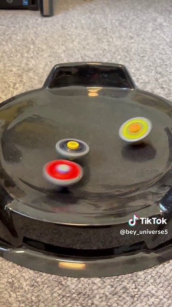 3 Way Battle: Beyblade Metal Fusion Showdown