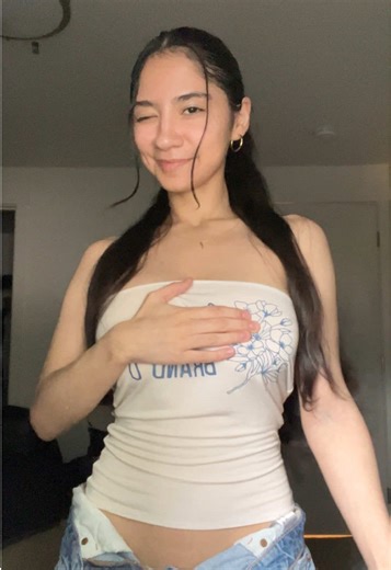 Transforming T-Shirt into Stylish Tube Top: DIY Guide