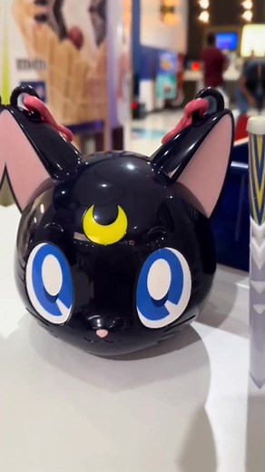 Collectible Sailor Moon Popcorn Bucket and Alien Cups at Cinepolis and Cinemex