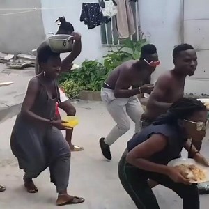 1.4M views · 37K reactions | Quand tu aimes manger et danser en même temps 藍藍藍李 #TraceUrban #UrbanMusic | TRACE France | Facebook