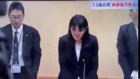 選挙カーのような原稿の読み方場違いすぎる笑顔本物のサイコパスを見た気がした